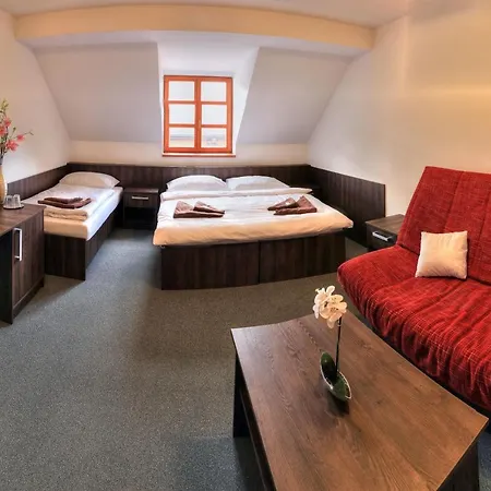 Hotel Stirinska Stodola U Prahy *