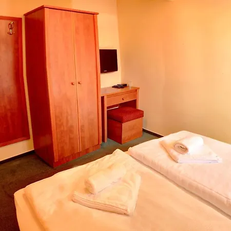 štiřínská Stodola U Prahy Hotel